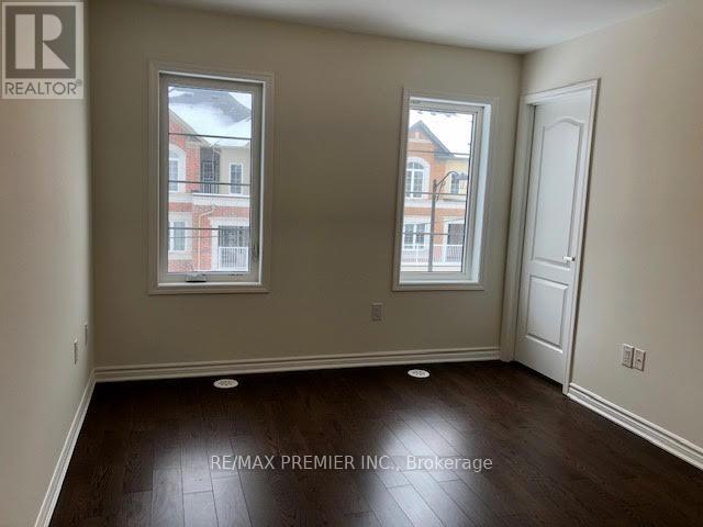 Photo 2 of 25 Mcgrath Avenue, Richmond Hill ON