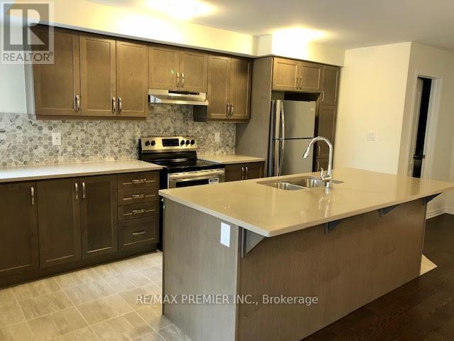 Photo 4 of 25 Mcgrath Avenue, Richmond Hill ON