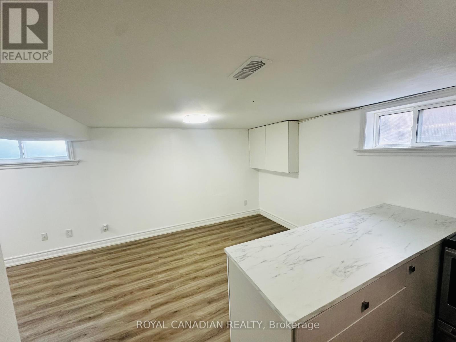 Photo 3 of Bsmt 50 Walter Avenue, Newmarket ON