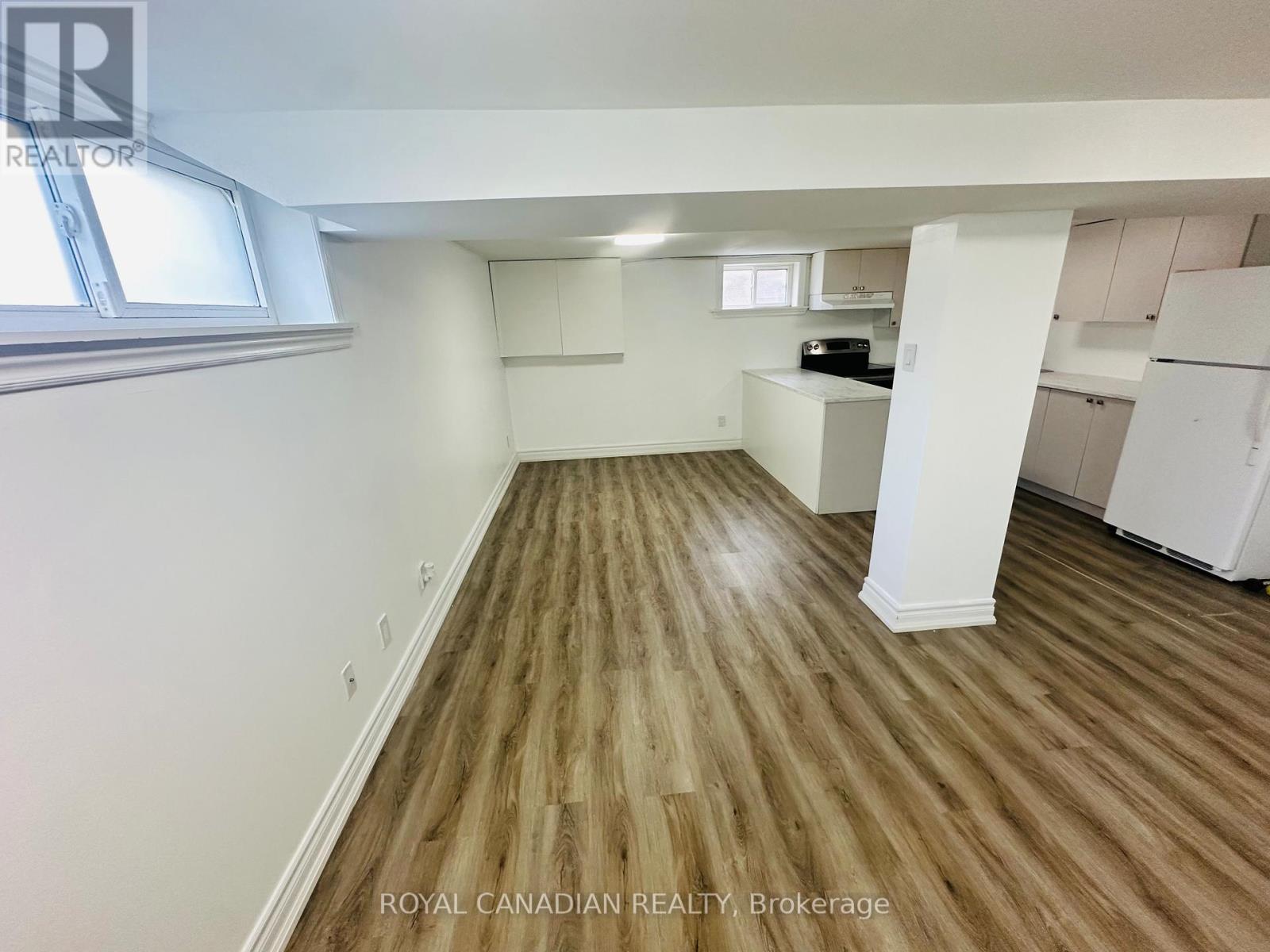 Photo 18 of Bsmt 50 Walter Avenue, Newmarket ON