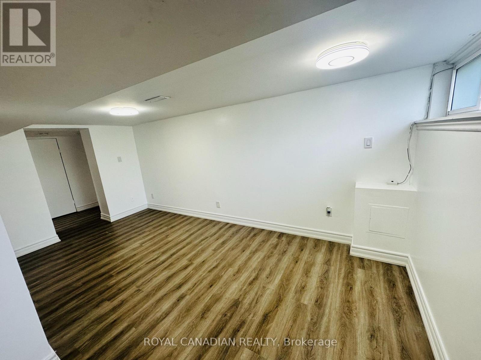 Photo 15 of Bsmt 50 Walter Avenue, Newmarket ON