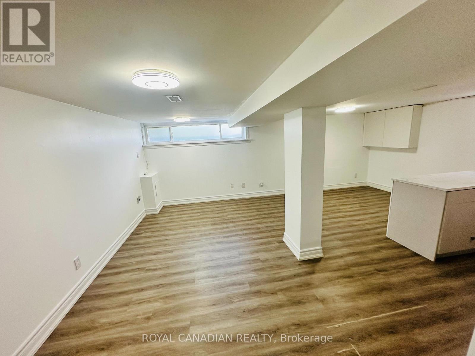 Photo 16 of Bsmt 50 Walter Avenue, Newmarket ON