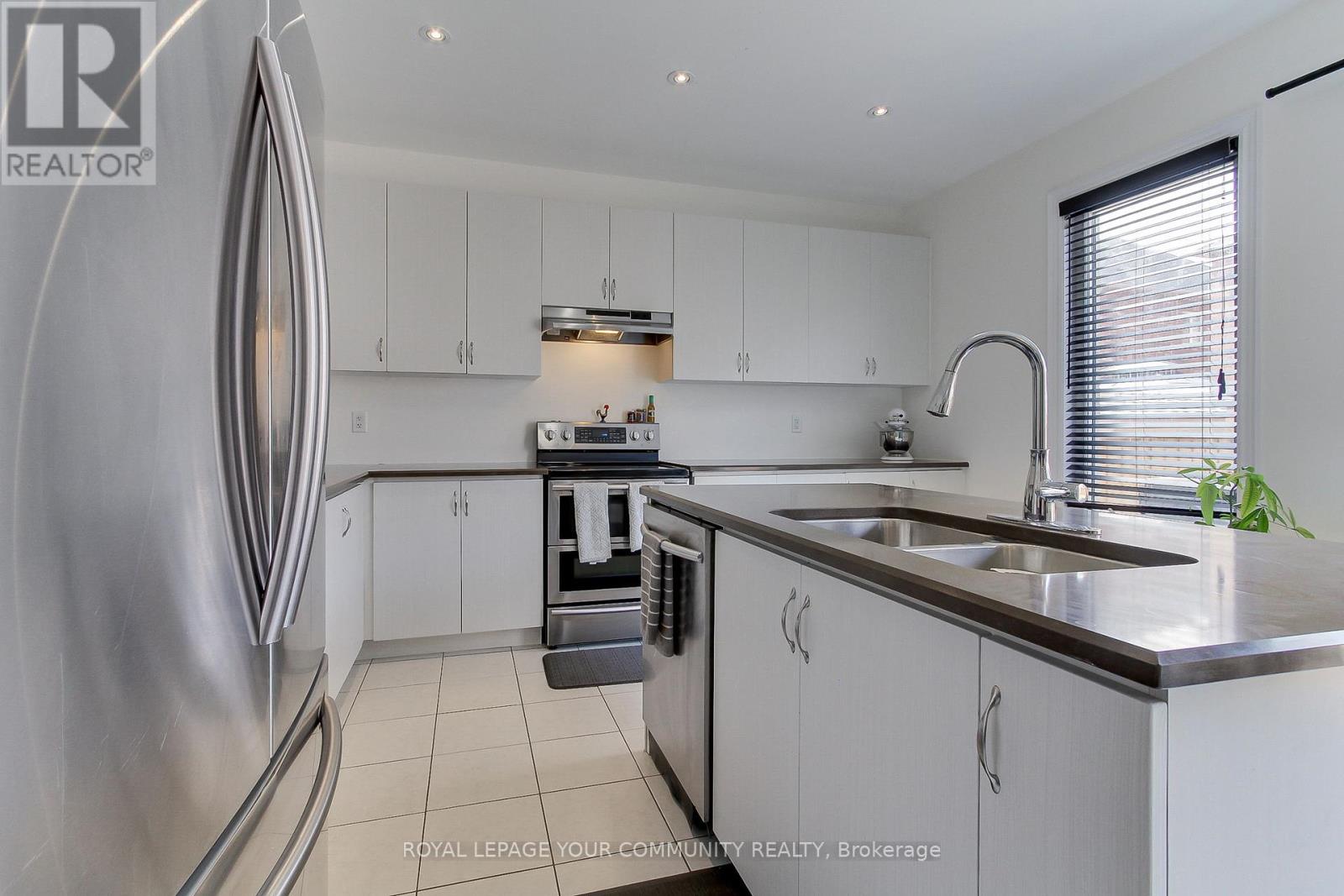 Photo 5 of 26 Hodgson Road N, Bradford West Gwillimbury ON