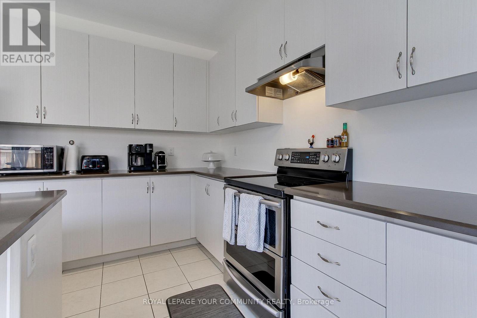 Photo 33 of 26 Hodgson Road N, Bradford West Gwillimbury ON
