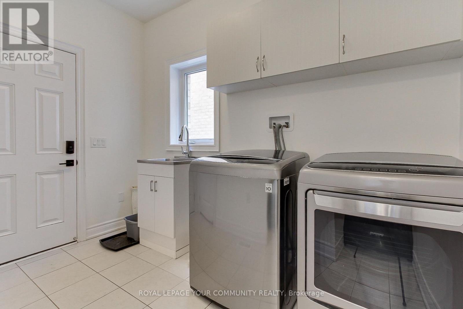 Photo 27 of 26 Hodgson Road N, Bradford West Gwillimbury ON
