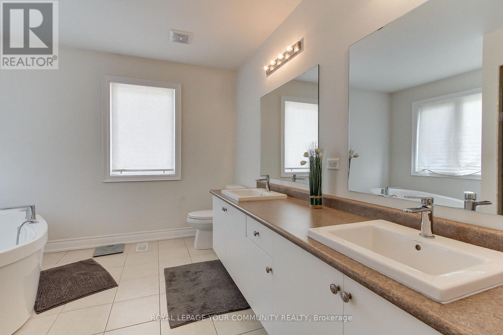 Photo 8 of 26 Hodgson Road N, Bradford West Gwillimbury ON