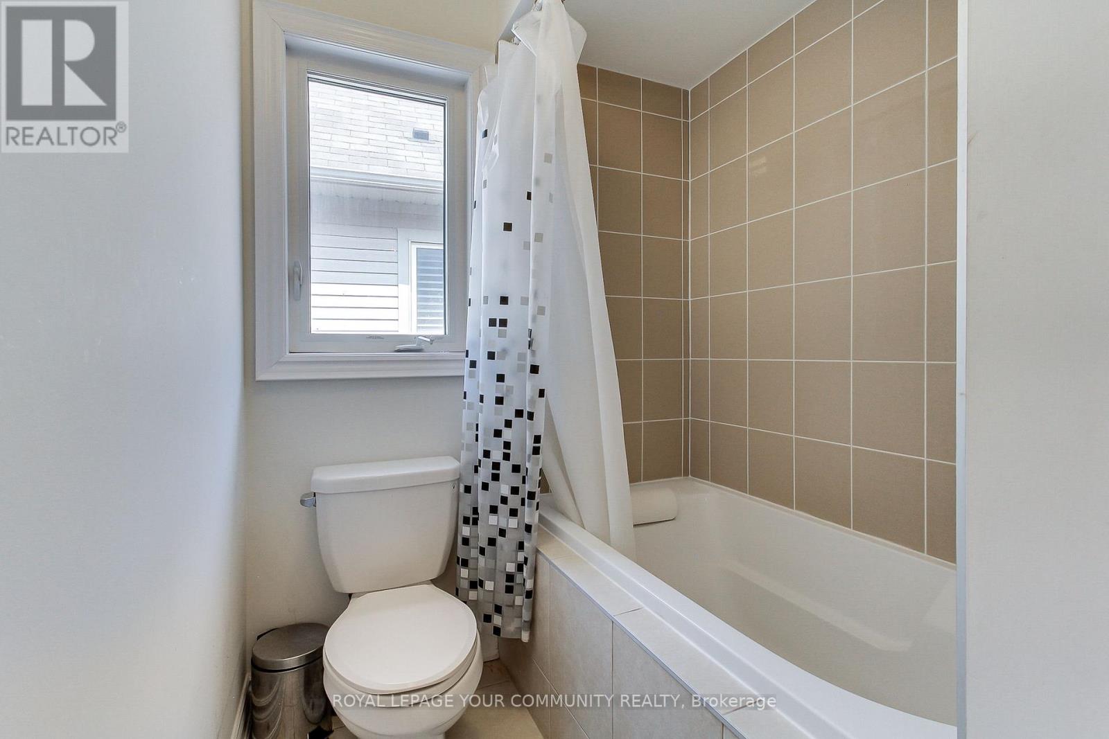 Photo 25 of 26 Hodgson Road N, Bradford West Gwillimbury ON
