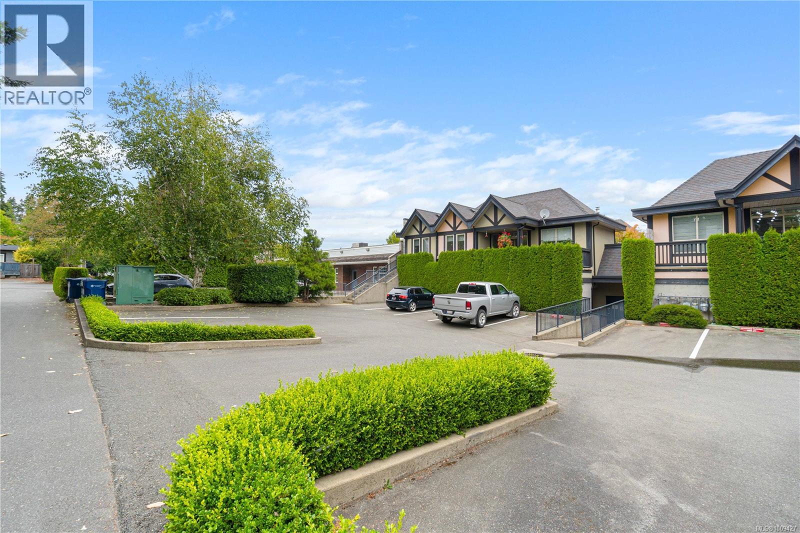 Photo 11 of 2 180 Second Ave, Qualicum Beach BC
