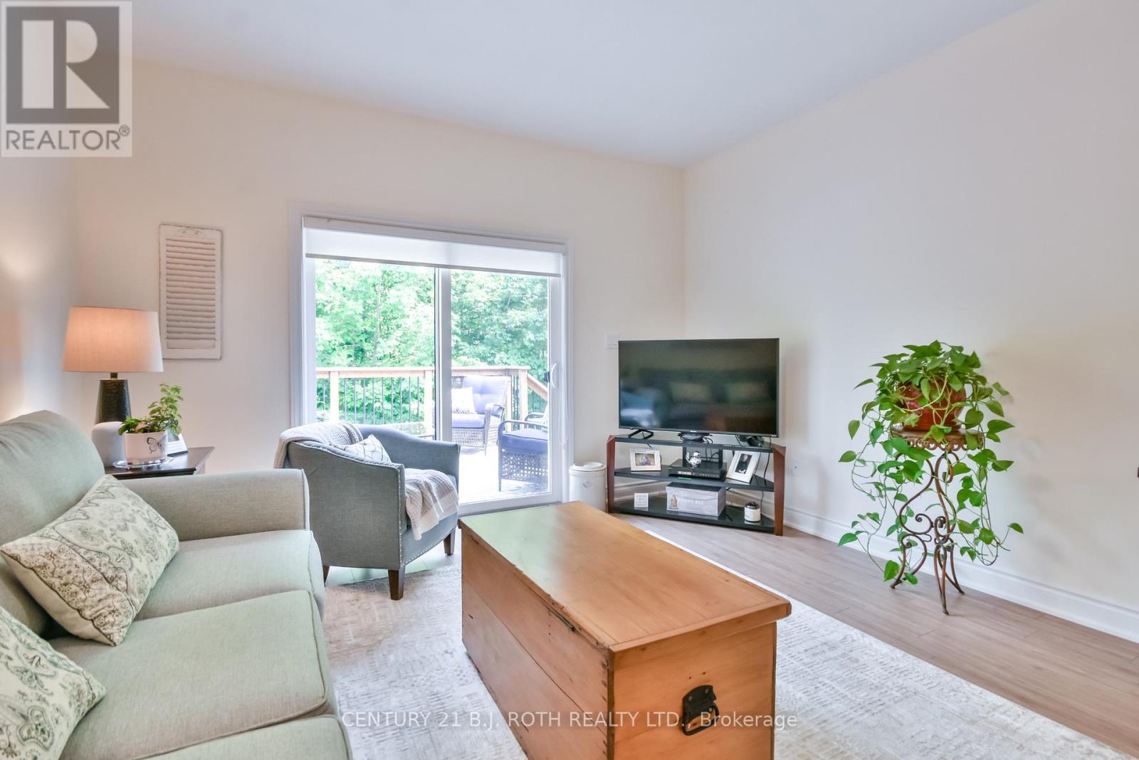 Photo 11 of 202 Lucy Lane, Orillia ON