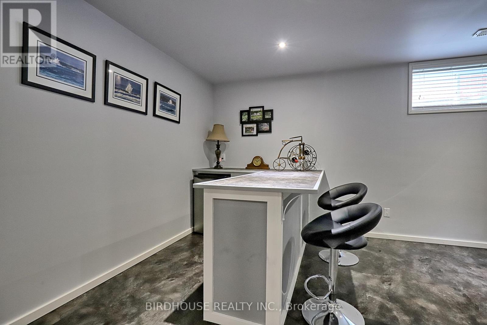 Photo 18 of 21 Ellis Crescent, Kawartha Lakes ON