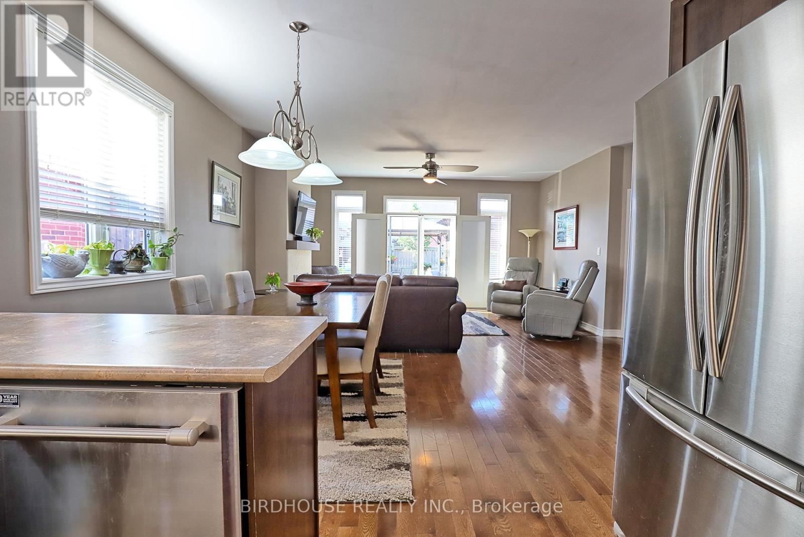 Photo 2 of 21 Ellis Crescent, Kawartha Lakes ON