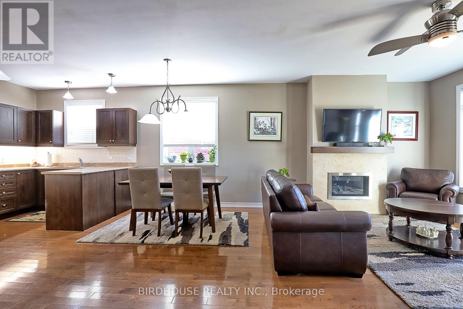 Photo 12 of 21 Ellis Crescent, Kawartha Lakes ON