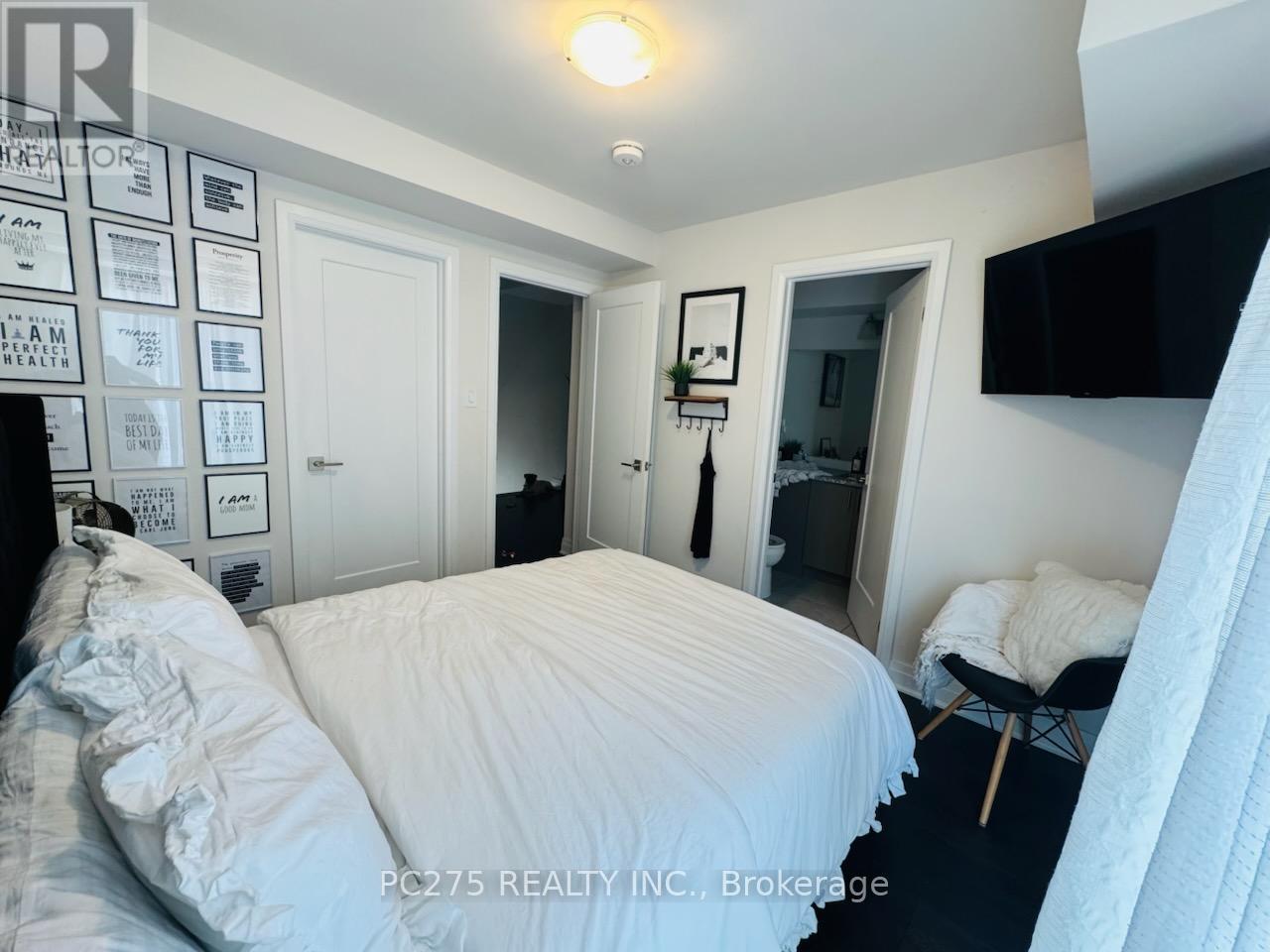 Photo 15 of 34 2 Willow Street, Brant ON