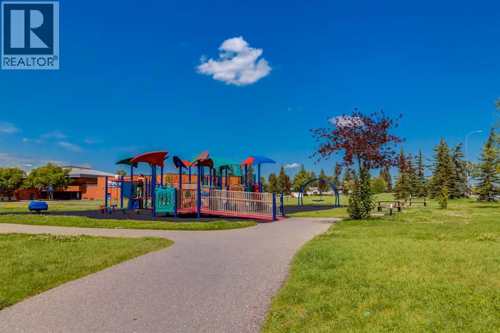 Single Family House for Sale in   Pensacola Crescent SE Penbrooke Meadows Calgary 