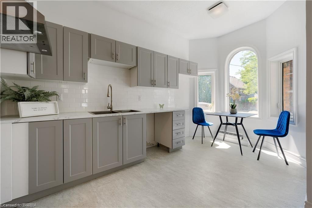 Photo 14 of 16 Arthur Street Unit 2 A, Brantford ON