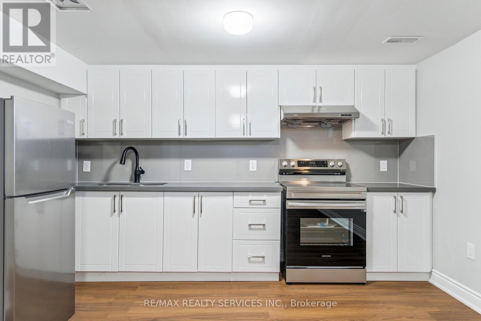 Photo 4 of Studio A 15 Mcclure Avenue, Brampton ON