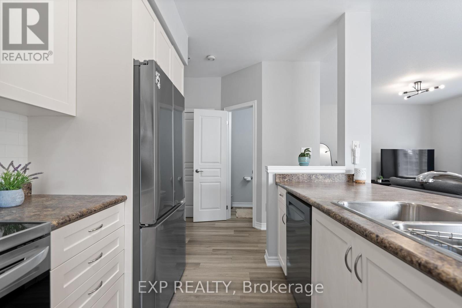 Photo 33 of 92 1401 Plains Road E, Burlington ON