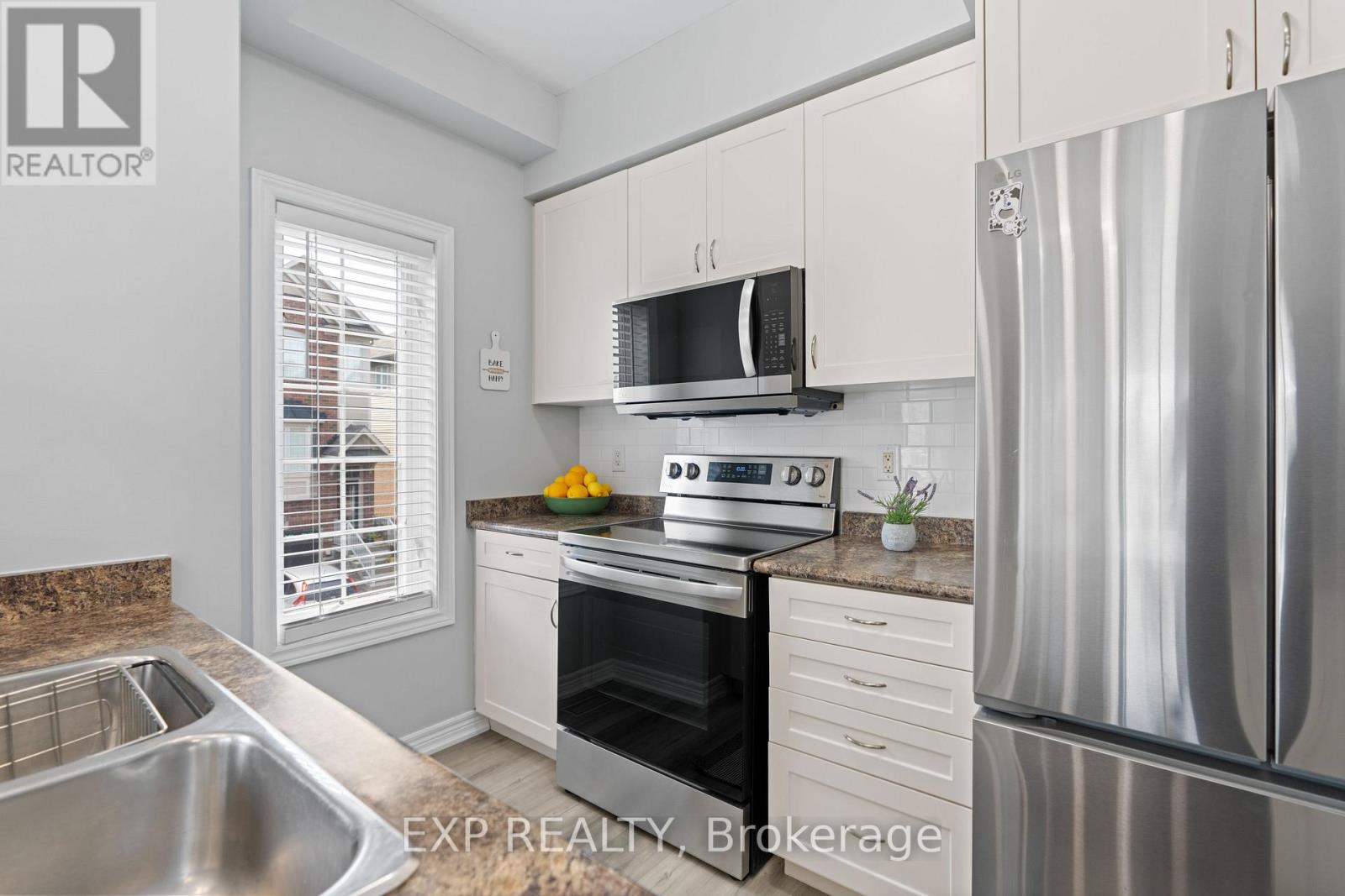 Photo 15 of 92 1401 Plains Road E, Burlington ON