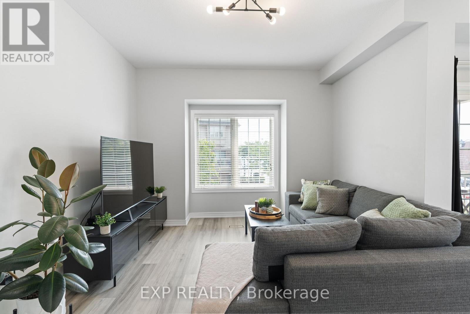 Photo 1 of 92 1401 Plains Road E, Burlington ON