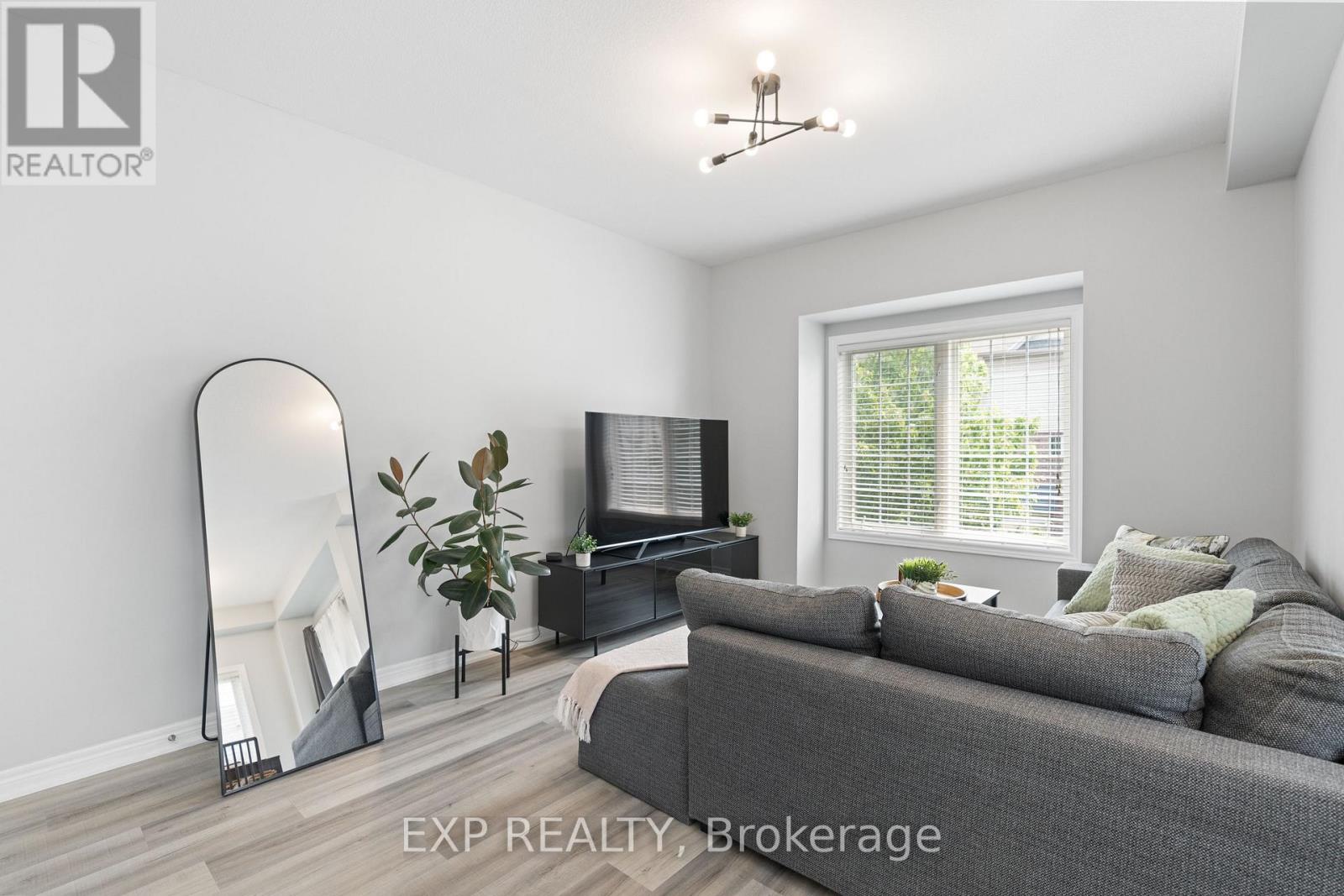 Photo 23 of 92 1401 Plains Road E, Burlington ON
