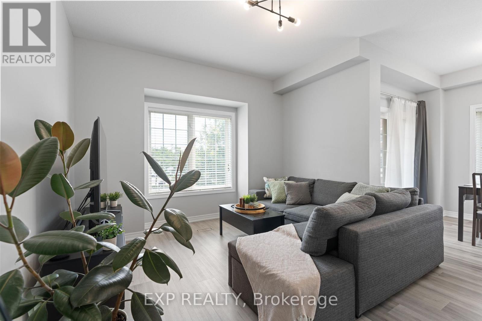 Photo 13 of 92 1401 Plains Road E, Burlington ON