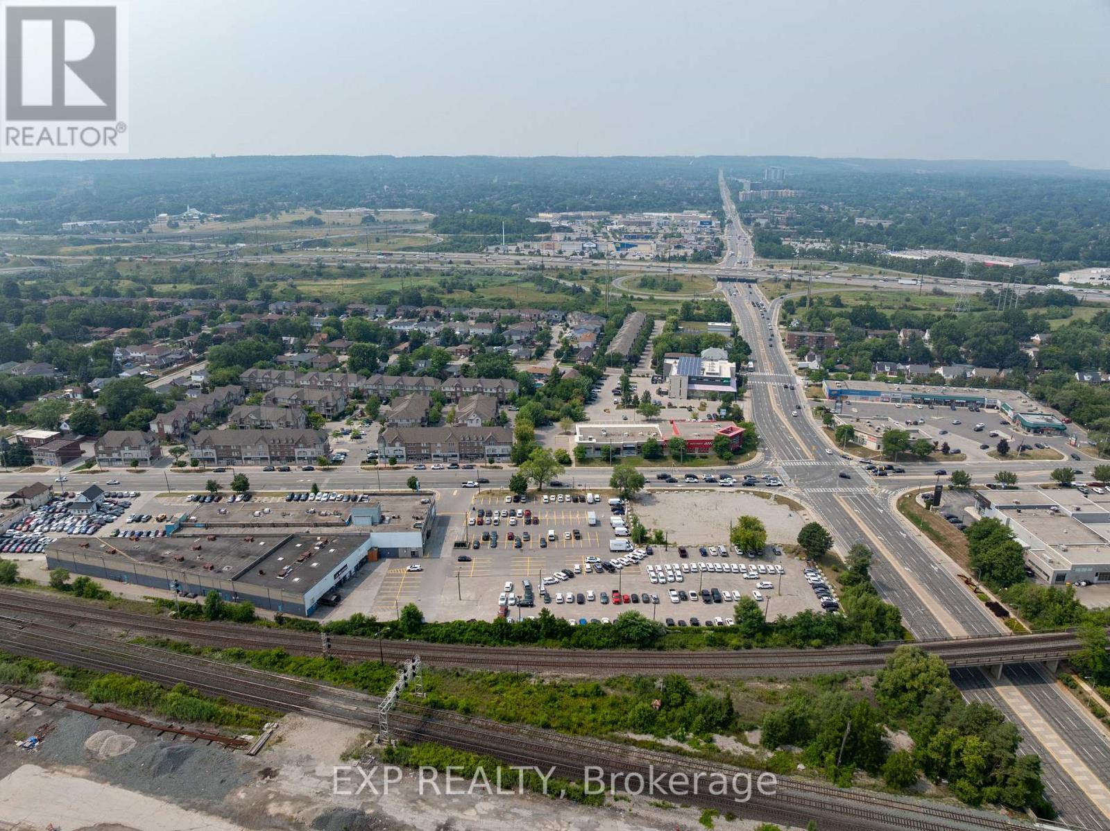 Photo 16 of 92 1401 Plains Road E, Burlington ON