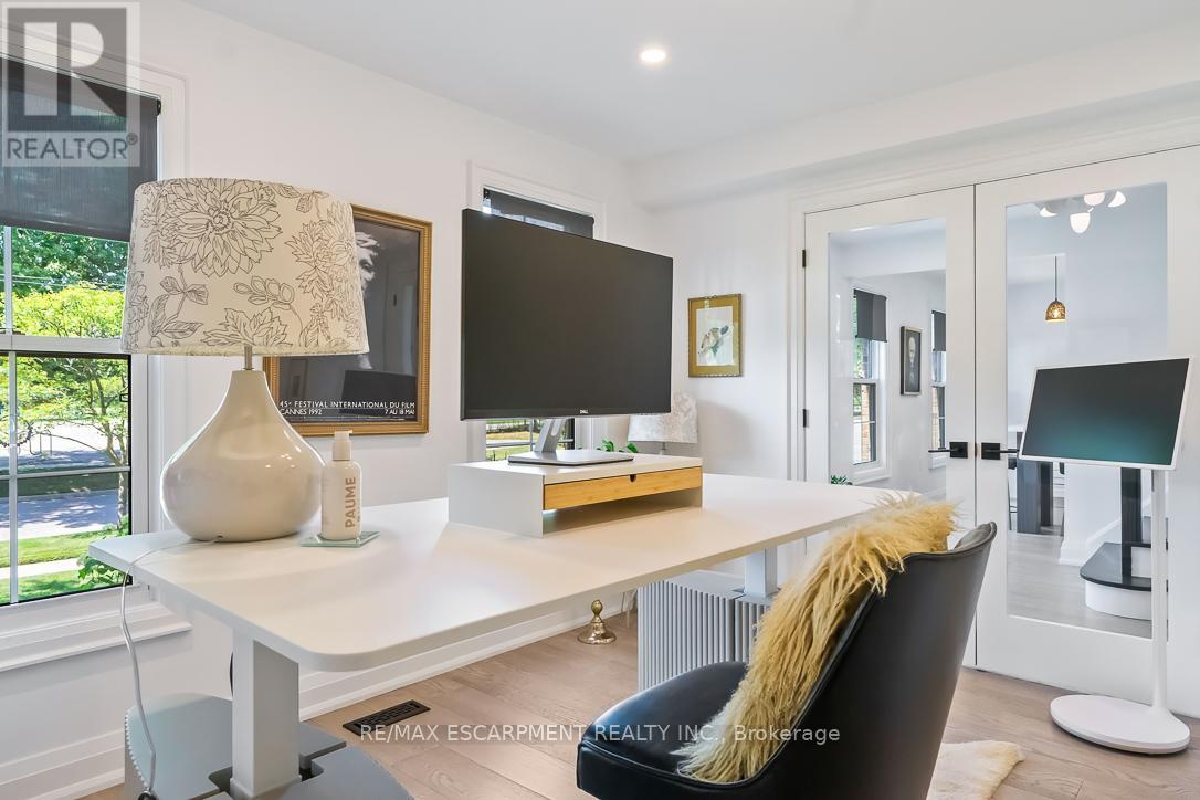 Photo 14 of 1487 Chriseden Drive, Mississauga ON