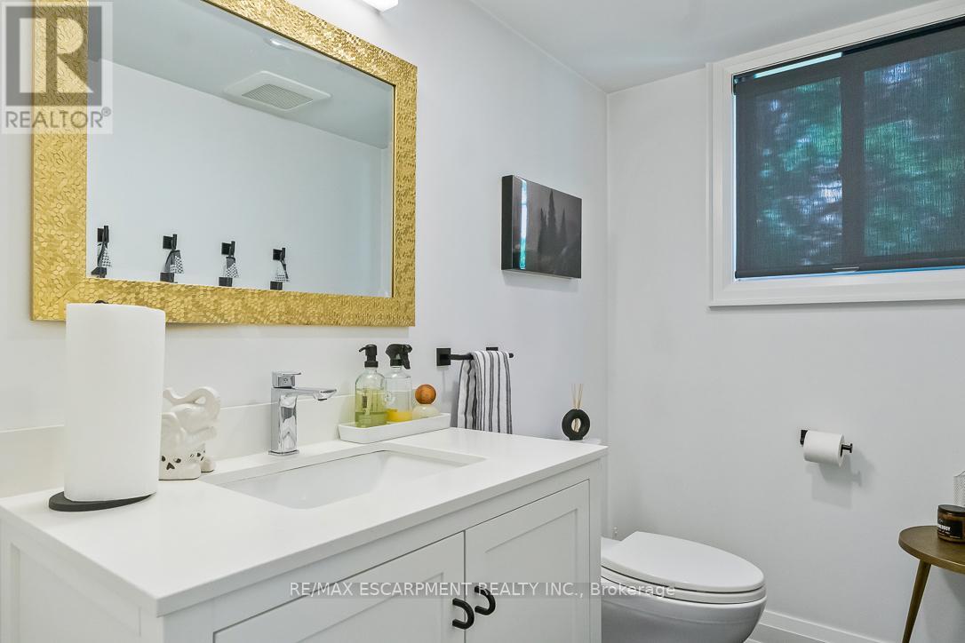 Photo 15 of 1487 Chriseden Drive, Mississauga ON