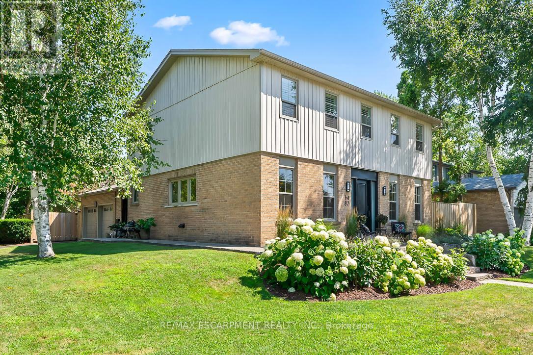 Photo 3 of 1487 Chriseden Drive, Mississauga ON