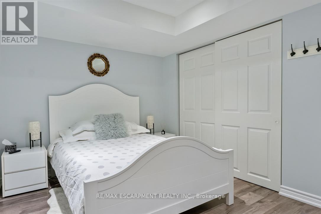 Photo 34 of 1487 Chriseden Drive, Mississauga ON