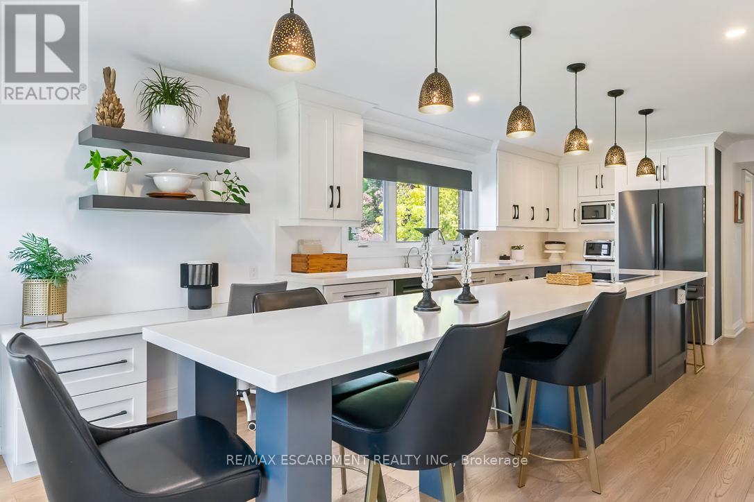 Photo 8 of 1487 Chriseden Drive, Mississauga ON