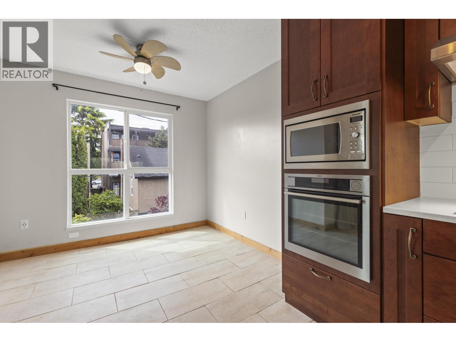 Photo 16 of 306 808 E 8th Avenue, Vancouver BC