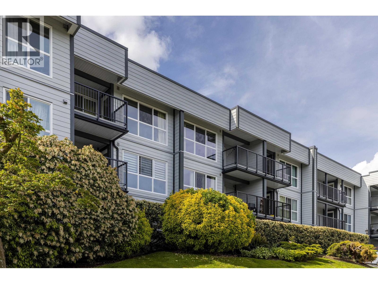 Photo 3 of 306 808 E 8th Avenue, Vancouver BC