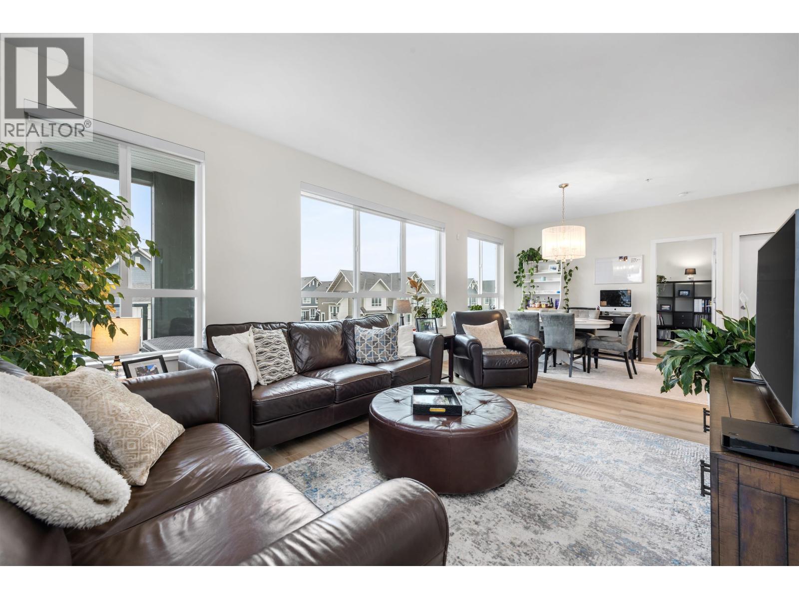 Photo 10 of 308 1892 Starling Drive, Tsawwassen BC