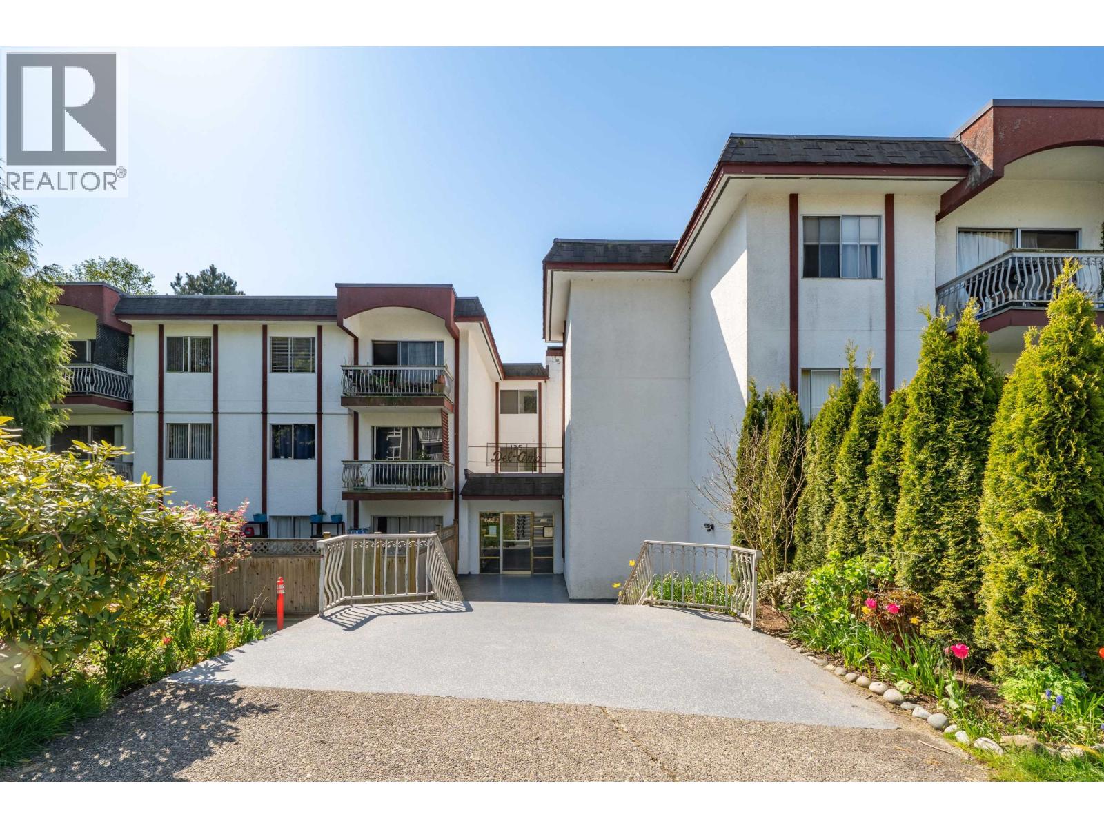 Photo 17 of 113 135 W 21st Street, North Vancouver BC