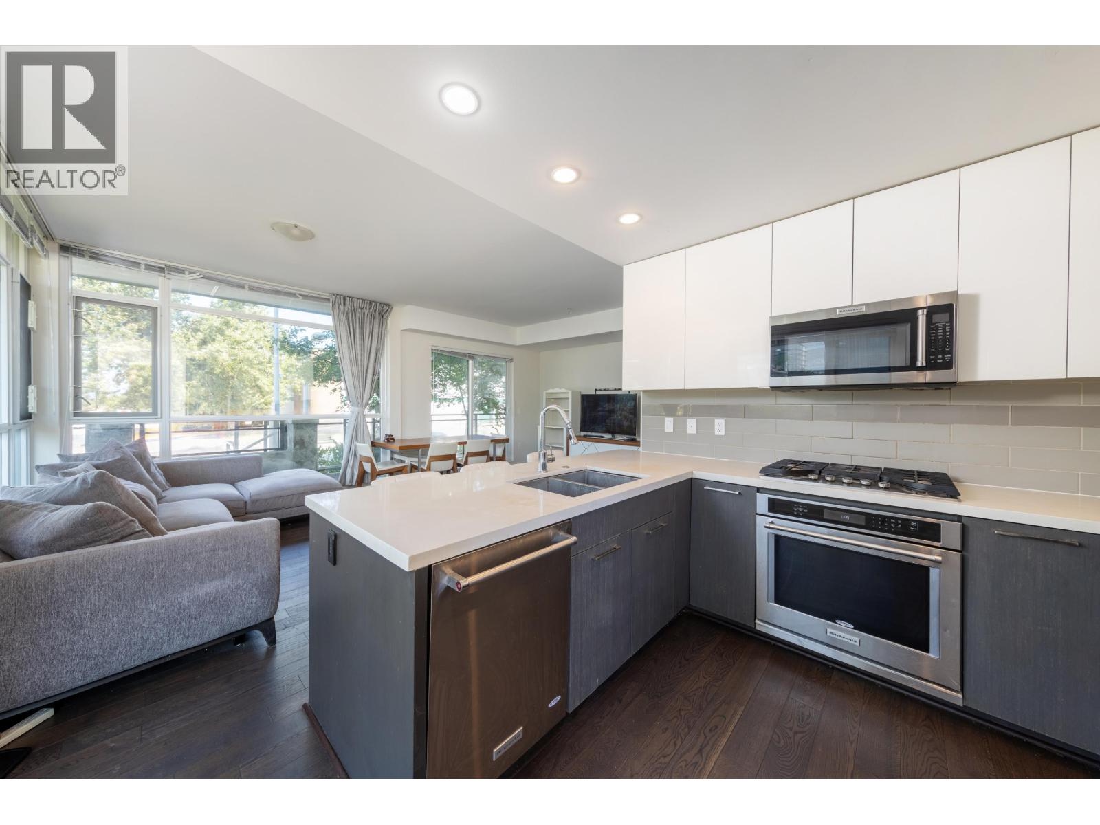 Photo 8 of 126 5311 Cedarbridge Way, Richmond BC