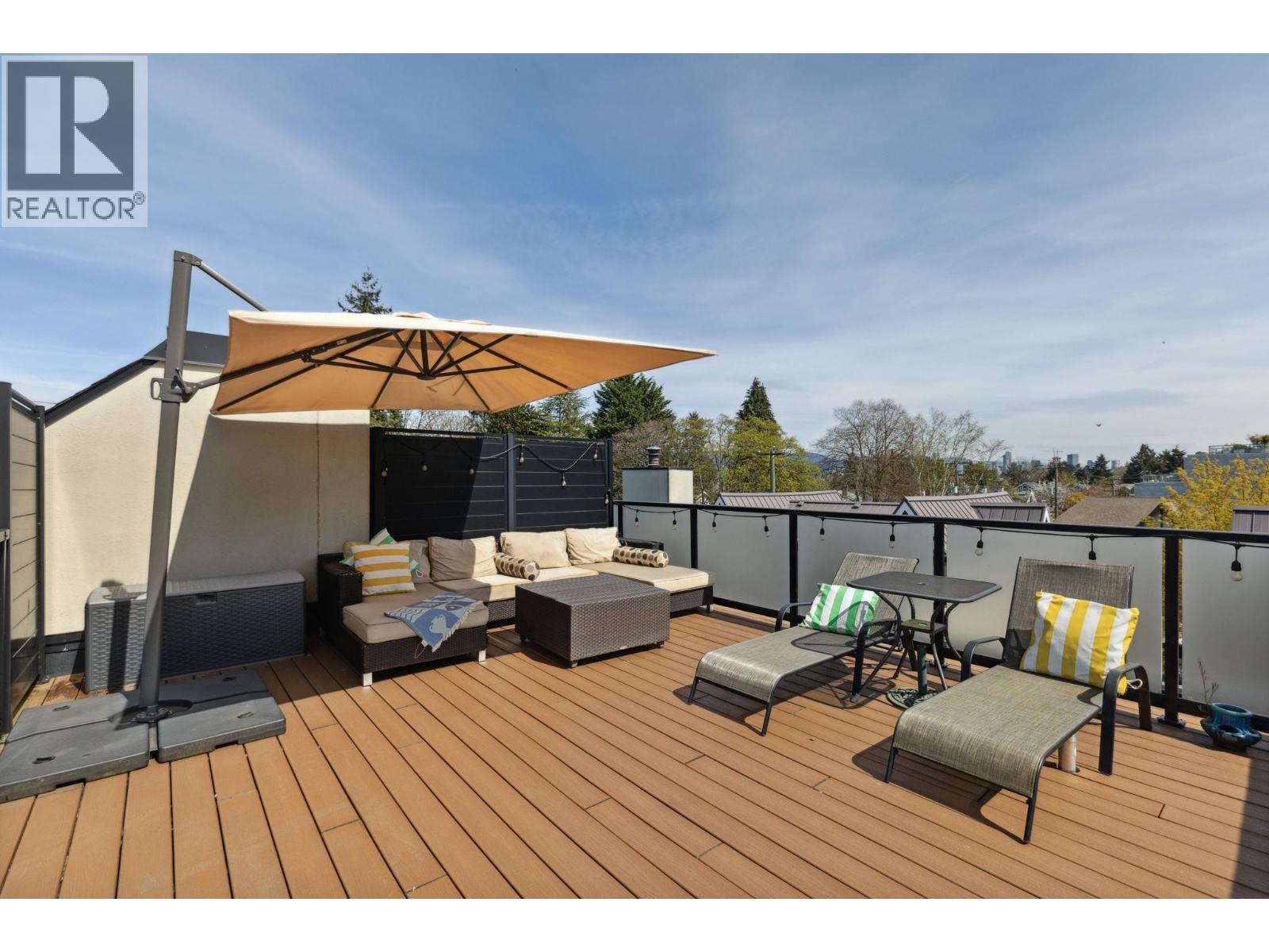Photo 18 of 20 3437 W 4th Avenue, Vancouver BC