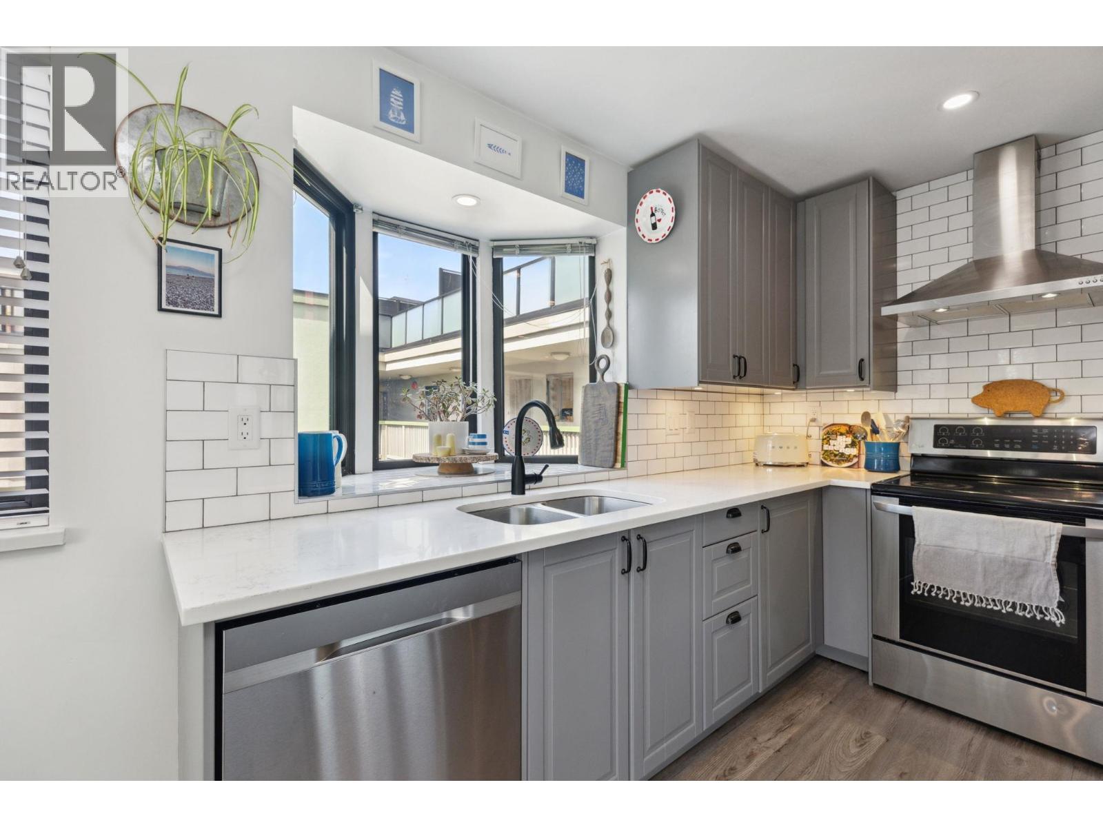 Photo 26 of 20 3437 W 4th Avenue, Vancouver BC