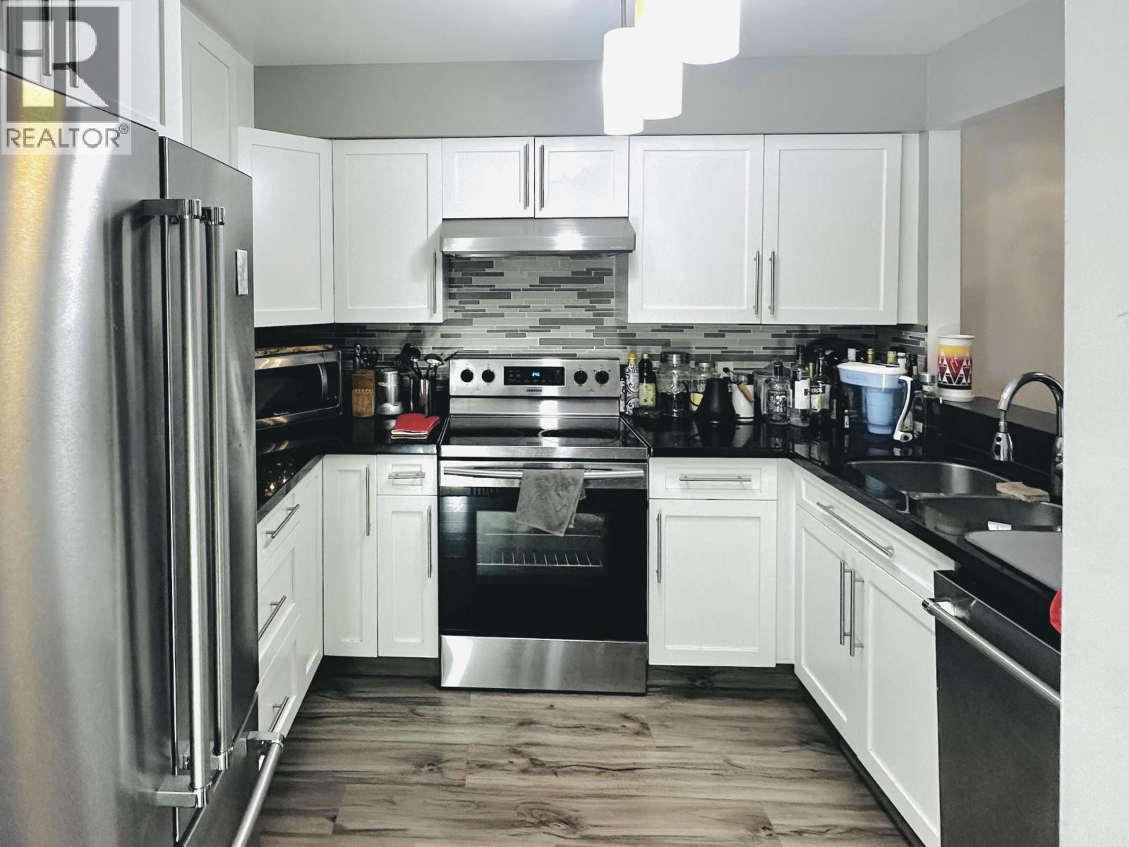 Photo 5 of 203 650 Moberly Road, Vancouver BC