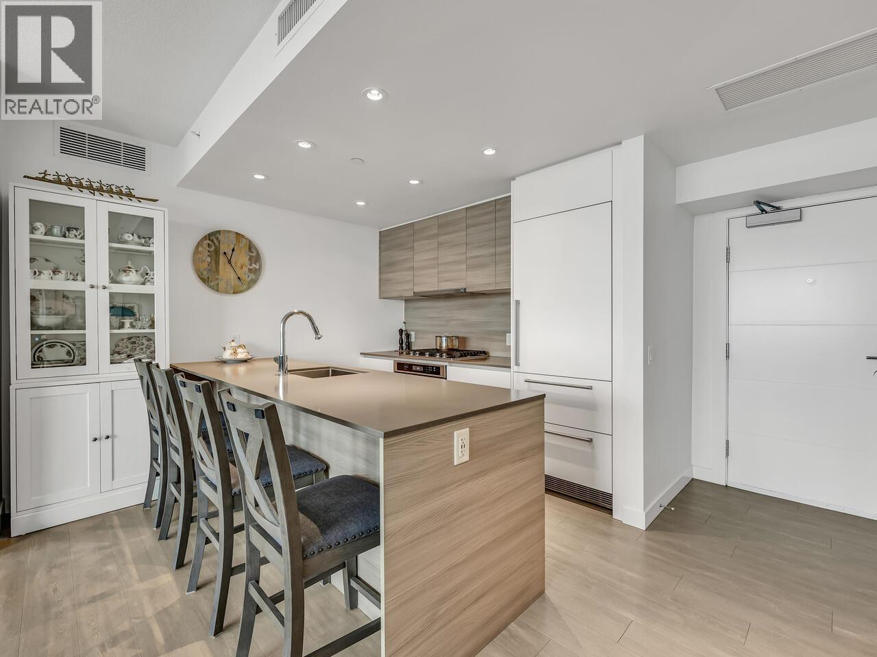 Photo 6 of 3203 908 Quayside Drive, New Westminster BC
