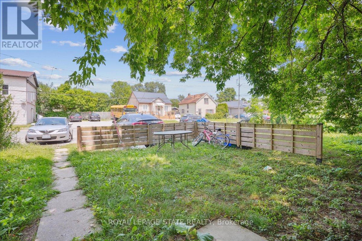 Photo 31 of 63 Pelham Road, St Catharines ON