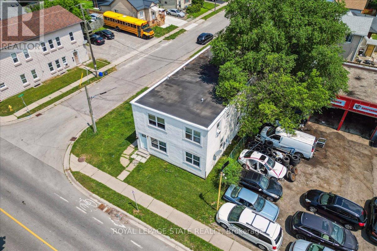 Photo 18 of 63 Pelham Road, St Catharines ON