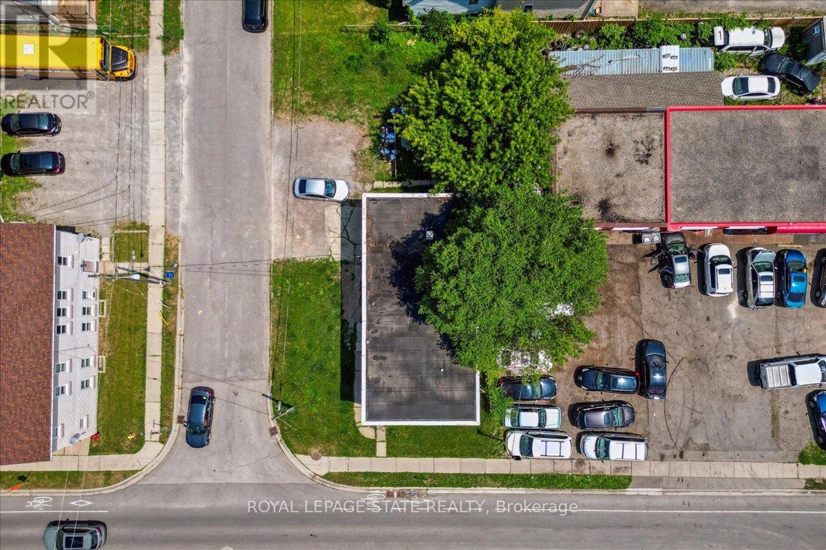 Photo 29 of 63 Pelham Road, St Catharines ON