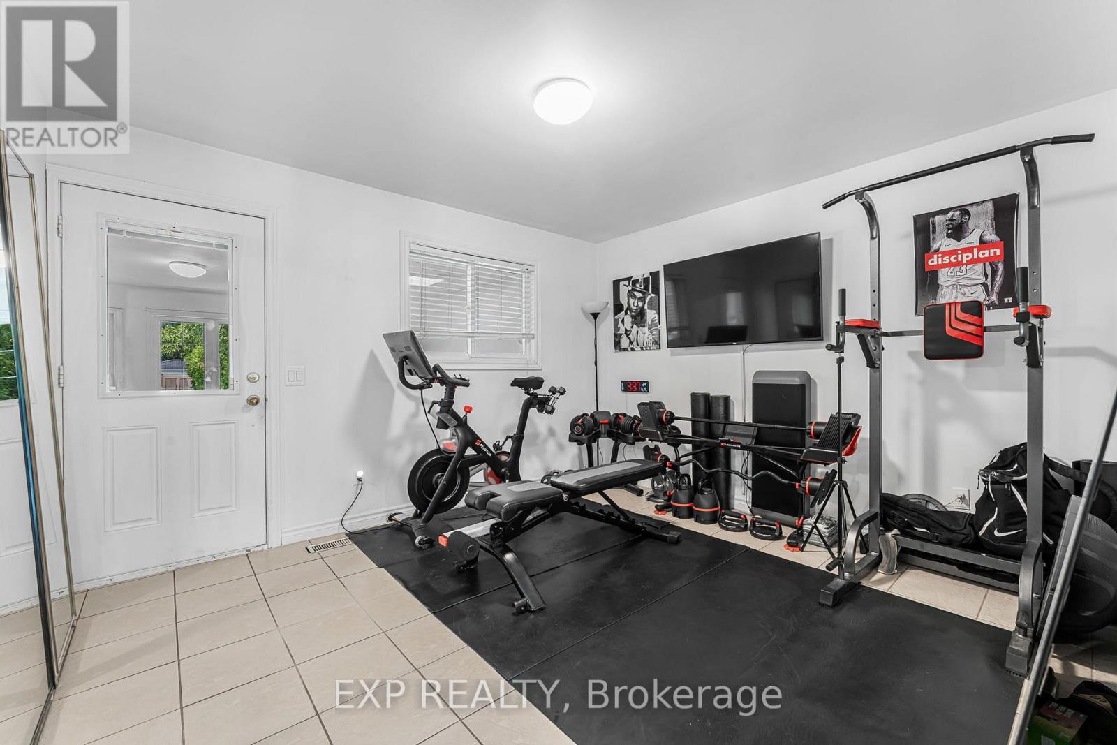Photo 32 of 139 Wood Street E, Hamilton ON