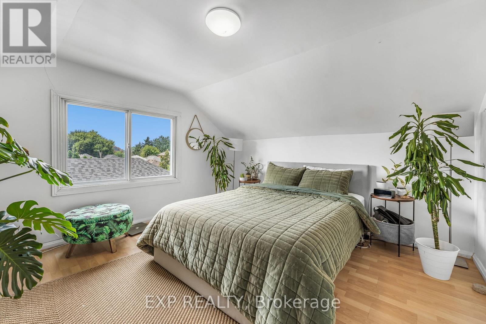 Photo 23 of 139 Wood Street E, Hamilton ON