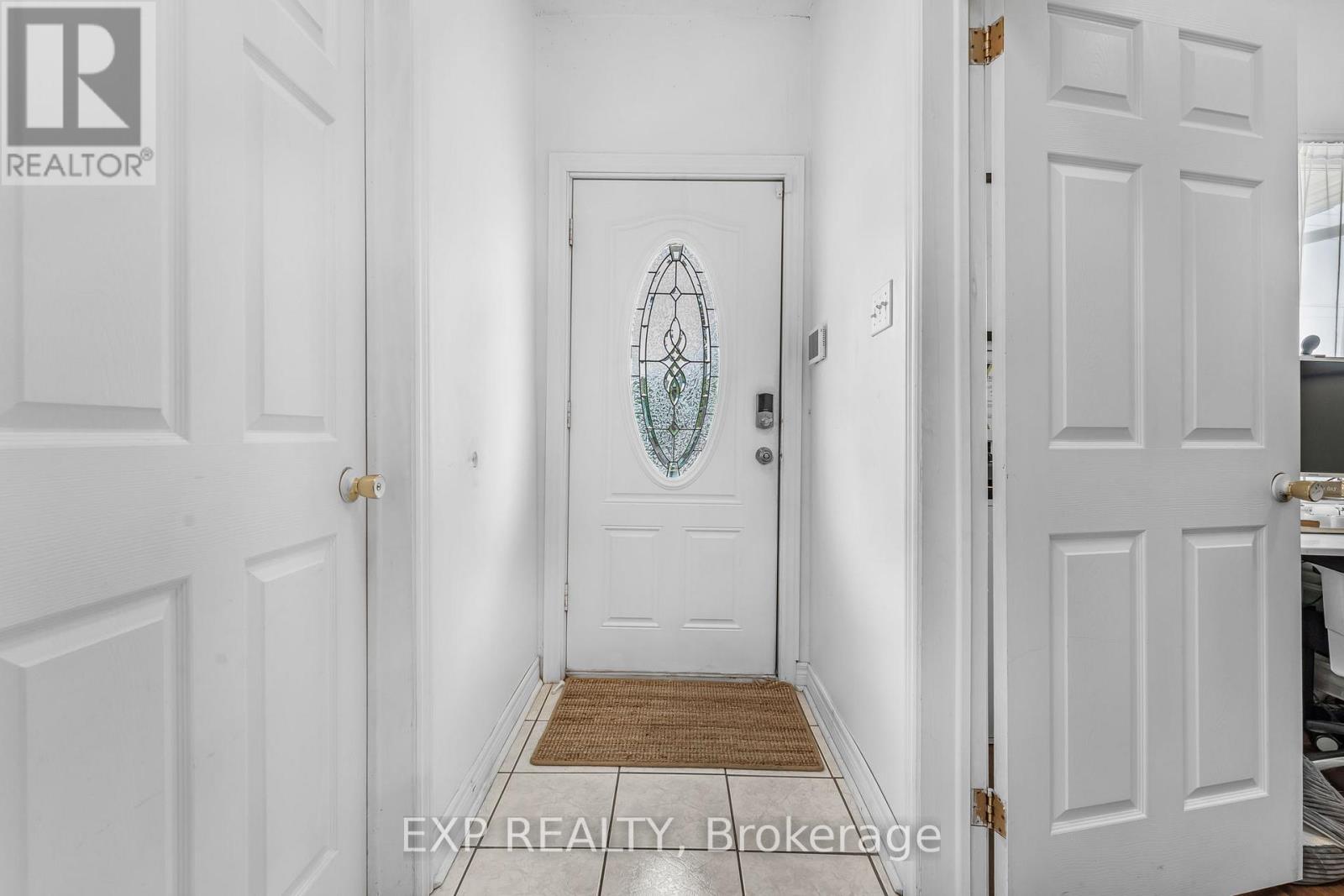Photo 11 of 139 Wood Street E, Hamilton ON