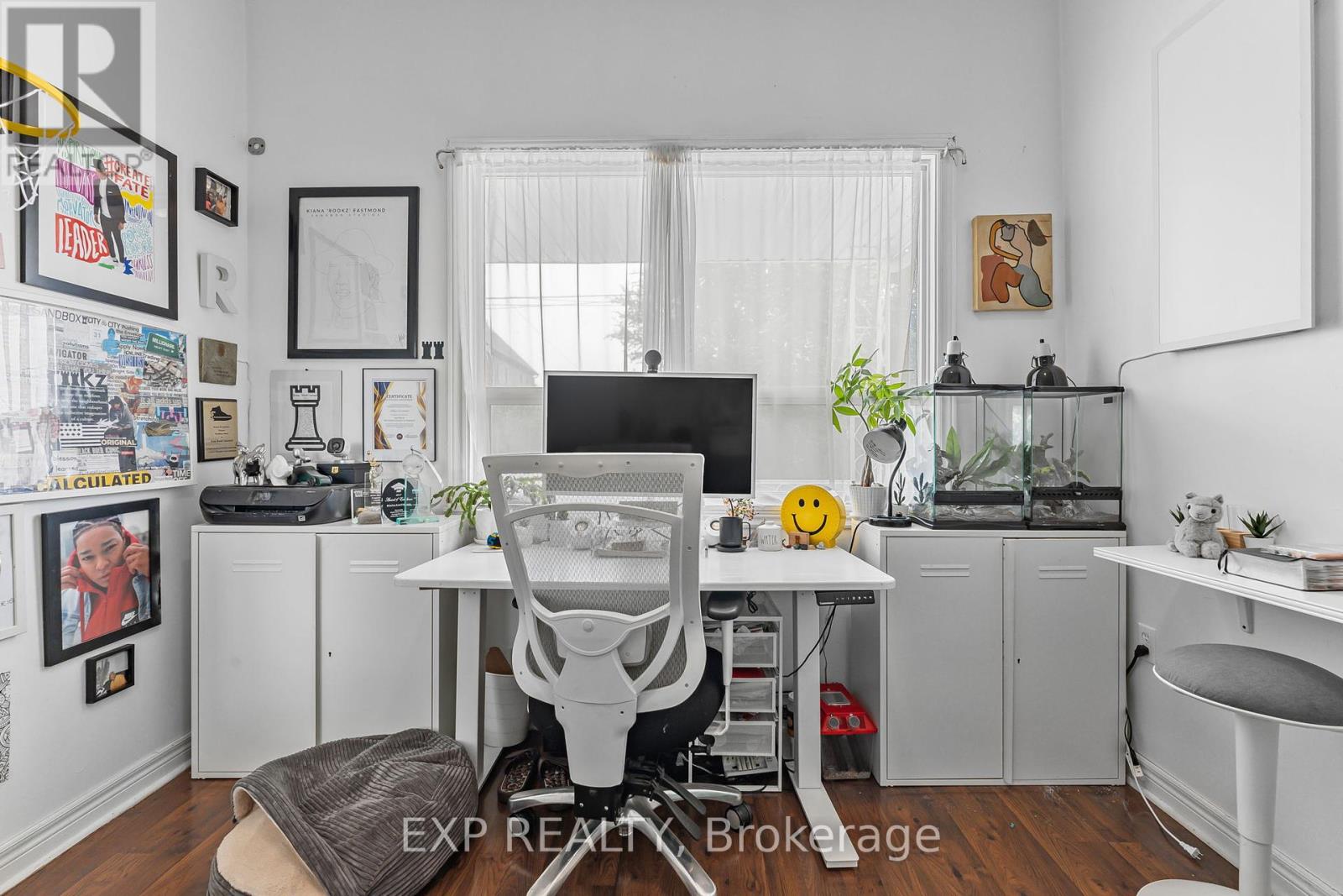 Photo 14 of 139 Wood Street E, Hamilton ON