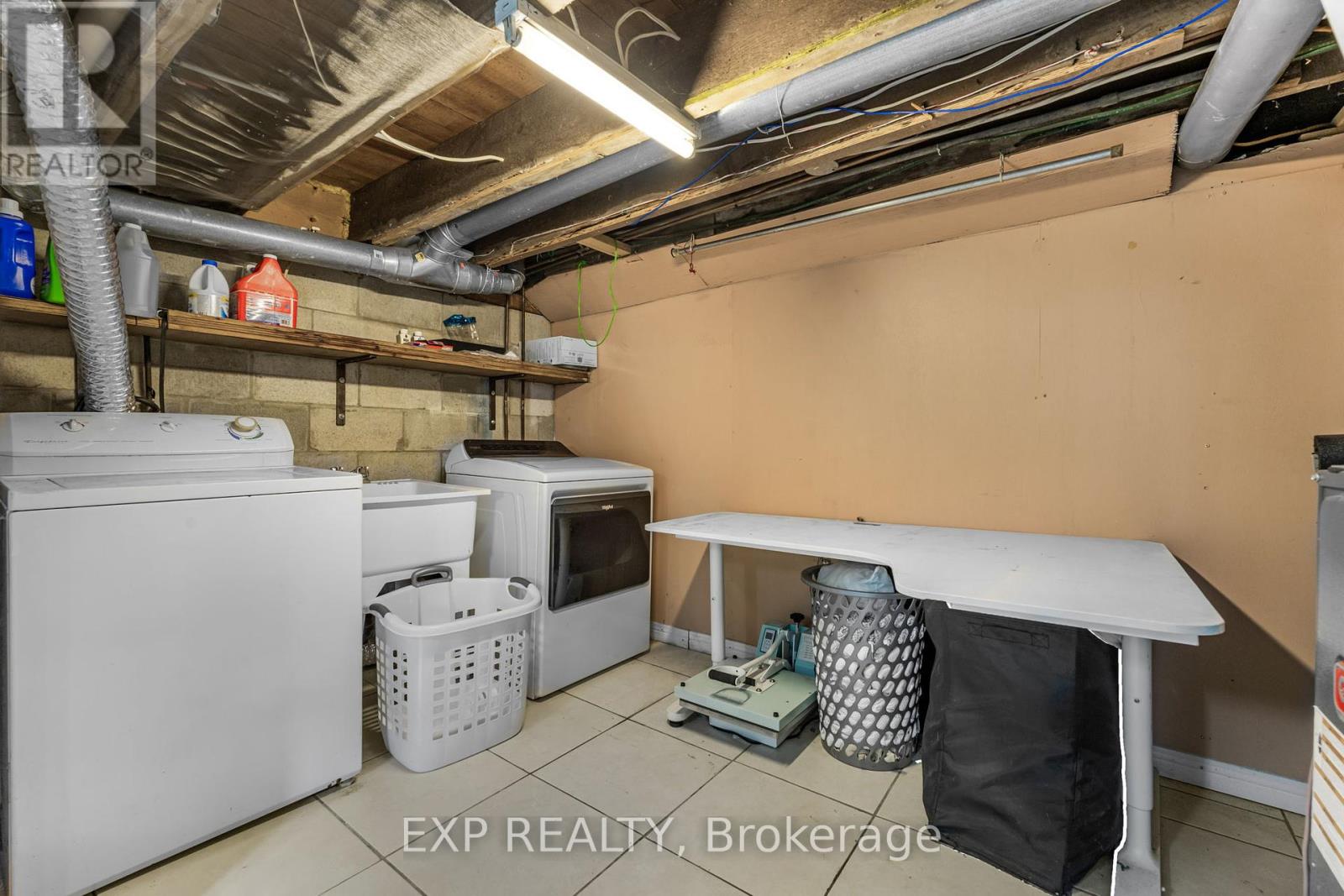 Photo 36 of 139 Wood Street E, Hamilton ON