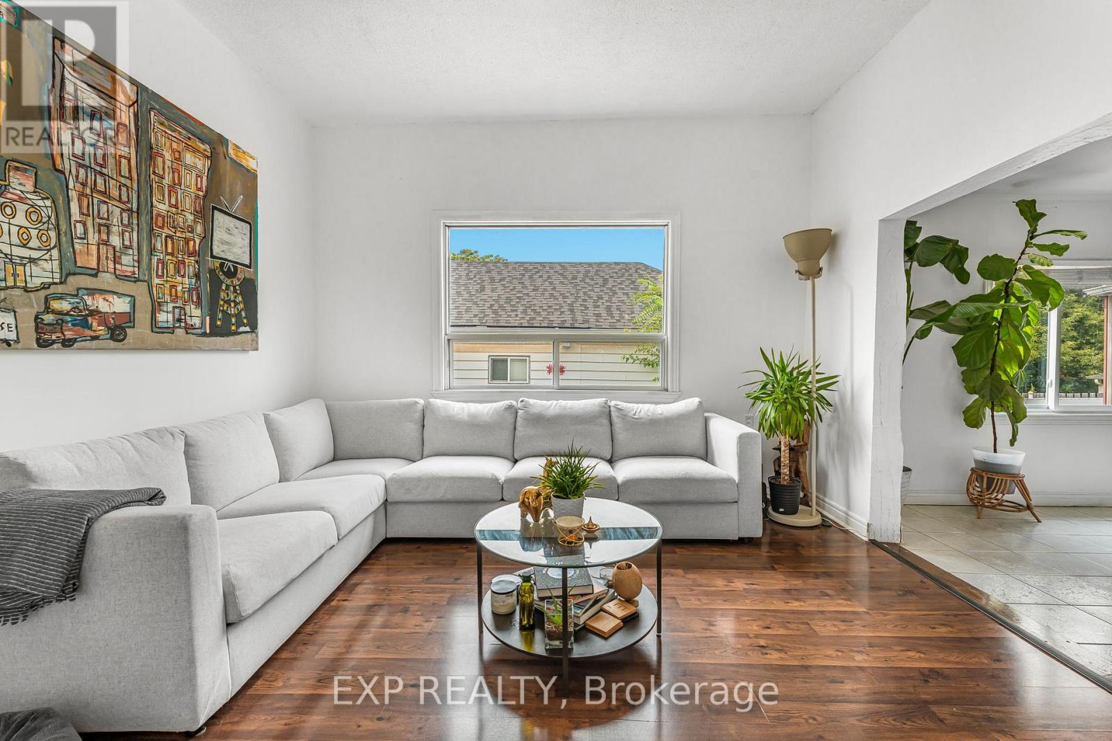 Photo 12 of 139 Wood Street E, Hamilton ON