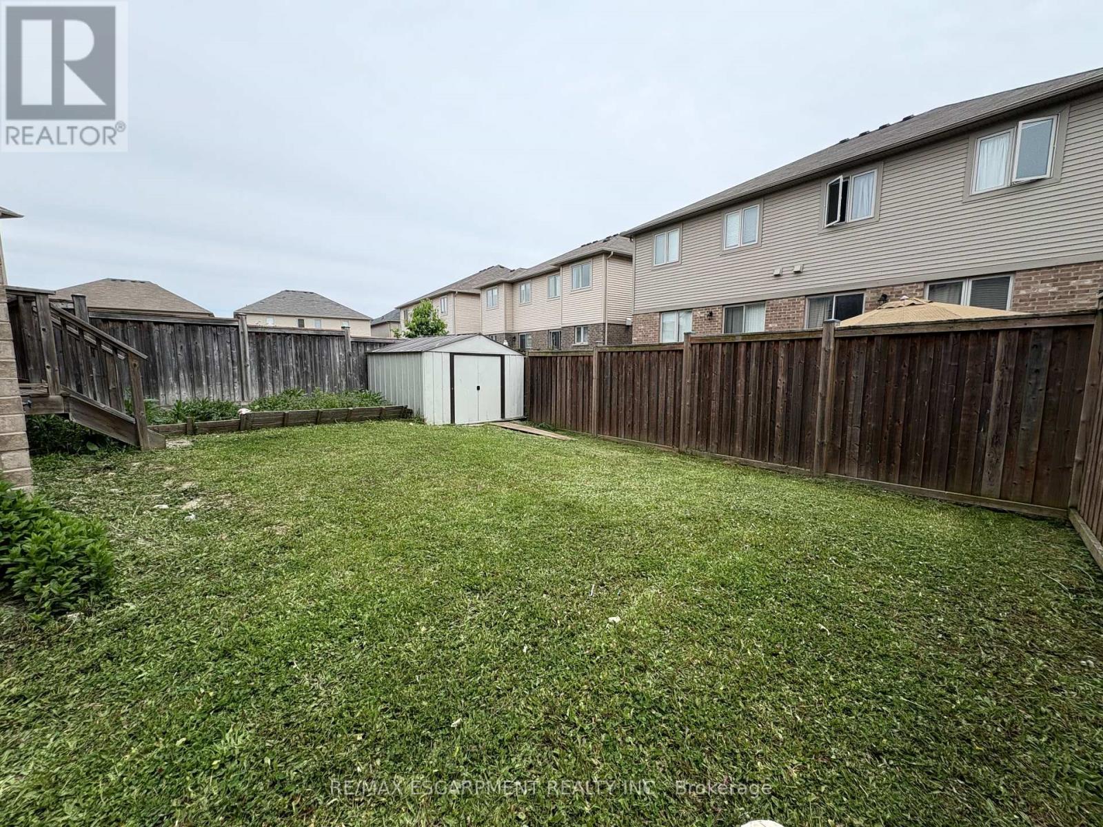 Photo 15 of 136 Westbank Trail, Hamilton ON